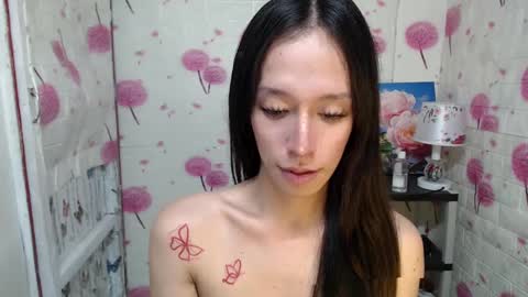 Snapshot of rhian20 chatting on 12.03.24 HI GUYS IM RHIAN PLEASE GIVE ME THUMBS UP online show from 12.03.24