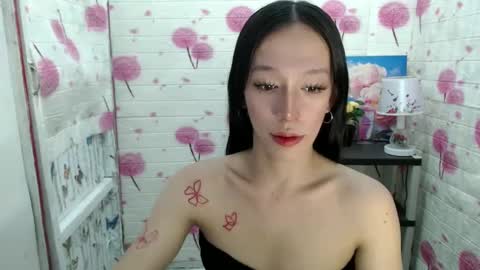 Snapshot of rhian20 chatting on 12.08.24 HI GUYS IM RHIAN PLEASE GIVE ME THUMBS UP online show from 12.08.24