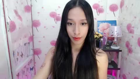 Snapshot of rhian20 chatting on 12.31.24 HI GUYS IM RHIAN PLEASE GIVE ME THUMBS UP online show from 12.31.24