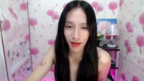 Snapshot of rhian20 chatting on 01.14.25 HI GUYS IM RHIAN PLEASE GIVE ME THUMBS UP online show from 01.14.25