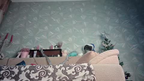 Snapshot of ria_32 chatting on 12.27.24 ria_32 online show from 12.27.24