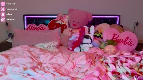 Snapshot of riababe chatting on 02.11.25 ria online show from 02.11.25