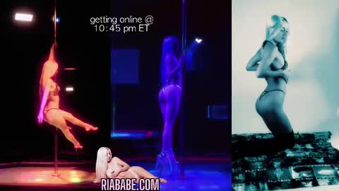 Snapshot of riababe chatting on 09.30.25 ria online show from 09.30.25