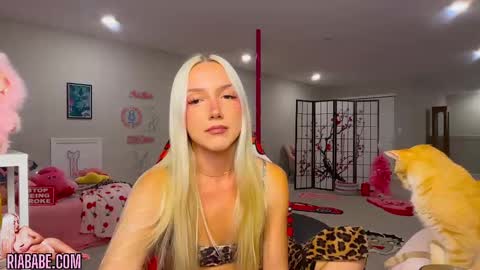 Snapshot of riababe chatting on 10.18.25 ria online show from 10.18.25