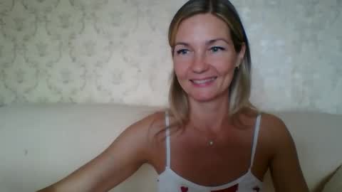 Snapshot of rialur09 chatting on 09.14.25 Galina online show from 09.14.25