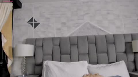 Snapshot of rianamanson chatting on 01.15.25 Riana online show from 01.15.25