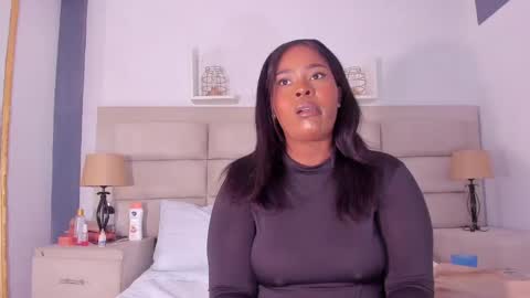 Snapshot of rianamanson chatting on 01.18.25 Riana online show from 01.18.25