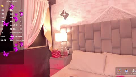 Snapshot of rianamanson chatting on 02.03.25 Riana online show from 02.03.25