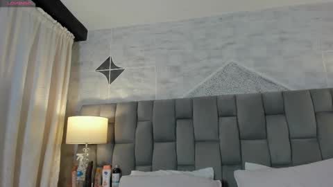 Snapshot of rianamanson chatting on 02.18.25 Riana online show from 02.18.25