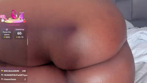 Snapshot of rianamanson chatting on 03.07.25 Riana online show from 03.07.25