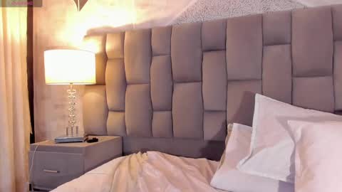 Snapshot of rianamanson chatting on 03.12.25 Riana online show from 03.12.25