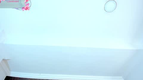 Snapshot of rianamanson chatting on 09.08.25 Riana online show from 09.08.25