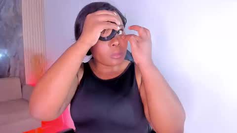 Snapshot of rianamanson chatting on 09.24.25 Riana online show from 09.24.25