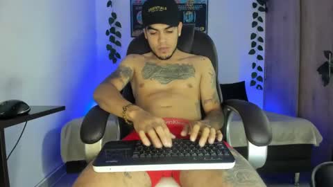 Snapshot of riancum chatting on 03.09.25 juan online show from 03.09.25