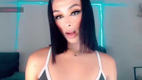 Snapshot of riannagarcia_ chatting on 11.06.25 Rianna Garcia online show from 11.06.25