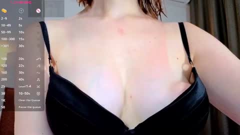 Snapshot of riawoods chatting on 06.26.26 Ria Woods online show from 06.26.26