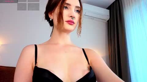 Snapshot of riawoods chatting on 06.30.26 Ria Woods online show from 06.30.26
