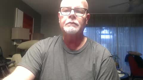 Snapshot of rich32937 chatting on 09.17.25 rich32937 online show from 09.17.25