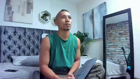Snapshot of richar_voller chatting on 07.03.26 richar_voller online show from 07.03.26