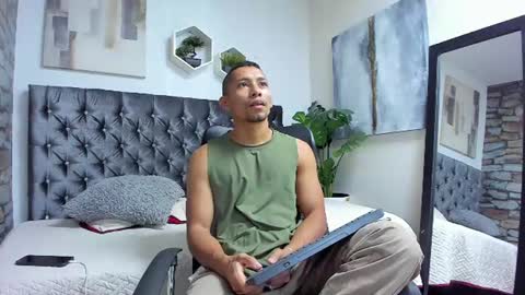 Snapshot of richar_voller chatting on 07.17.26 richar_voller online show from 07.17.26