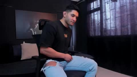 Snapshot of richard_milleer chatting on 10.11.25 Ricardo online show from 10.11.25