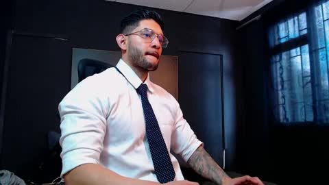 Snapshot of richard_milleer chatting on 11.12.25 Ricardo online show from 11.12.25