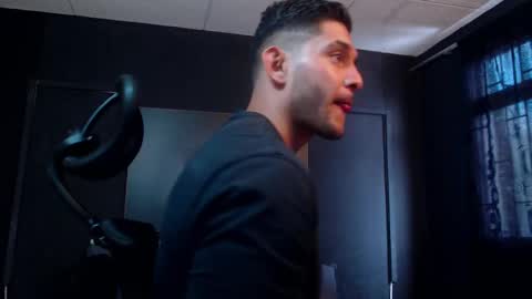 Snapshot of richard_milleer chatting on 11.20.25 Ricardo online show from 11.20.25