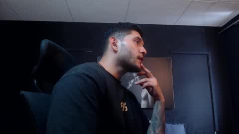 Snapshot of richard_milleer chatting on 11.29.25 Ricardo online show from 11.29.25