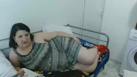 Snapshot of ridemerafsuzana chatting on 01.06.25 Ridemeraf online show from 01.06.25