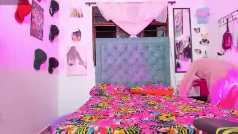 Rihanna hotx online show from 02.12.26