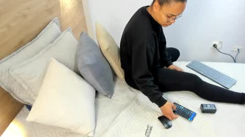 Sara online show from 04.12.26