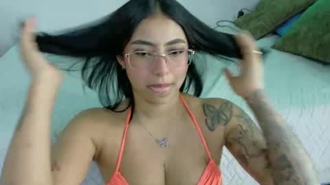 Snapshot of riley_scarlett chatting on 11.19.25 Riley scarlett online show from 11.19.25