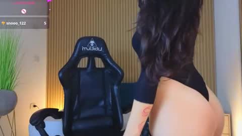 Snapshot of riley_sierra chatting on 01.24.25 Riley Sierra online show from 01.24.25