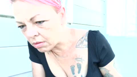 Snapshot of rileyraerhoads chatting on 09.23.25 rileyraerhoads online show from 09.23.25