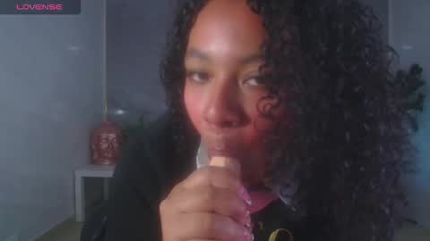 Snapshot of risada_temptation_s chatting on 09.29.25 Risada online show from 09.29.25