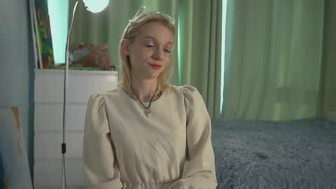 Akemi online show from 04.15.26