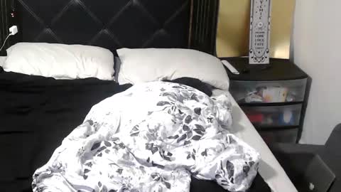 River Saint online show from 09.12.25