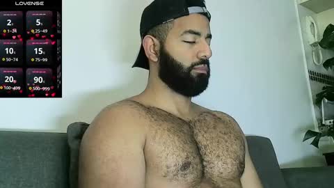 Snapshot of roa32sebas chatting on 12.30.24 SebasRoa online show from 12.30.24