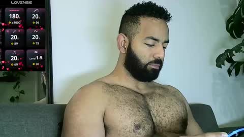 Snapshot of roa32sebas chatting on 10.21.25 SebasRoa online show from 10.21.25