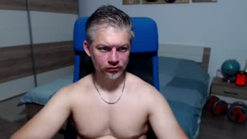 Snapshot of robbyshawz chatting on 06.11.26 robbyshawz online show from 06.11.26