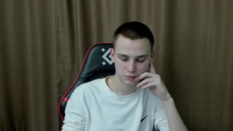 robert10211 online show from 12.05.24