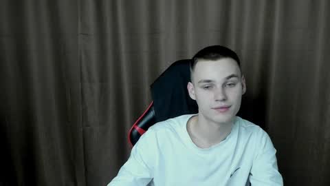 robert10211 online show from 12.11.24