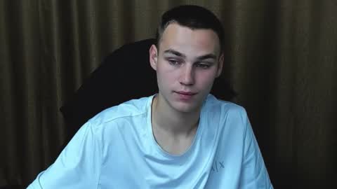 robert10211 online show from 09.08.25