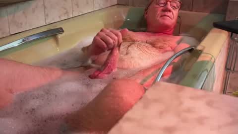 Snapshot of roberttherabbit chatting on 07.31.26 RobertTheRabbit online show from 07.31.26