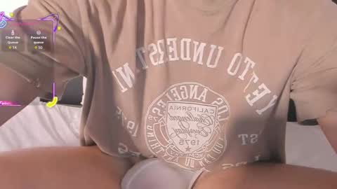 Snapshot of robfavorite1 chatting on 11.21.25 robfavorite1 online show from 11.21.25