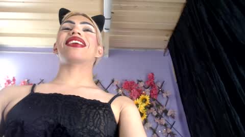 Snapshot of robinsonbaker chatting on 07.24.26 Margot Ferrer online show from 07.24.26