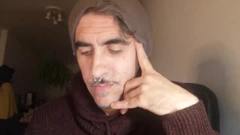 Snapshot of robynhotchilli chatting on 12.04.25 robynhotchilli online show from 12.04.25