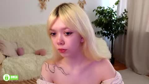 Snapshot of rochelle_dolly chatting on 06.15.26 rochelle_dolly online show from 06.15.26