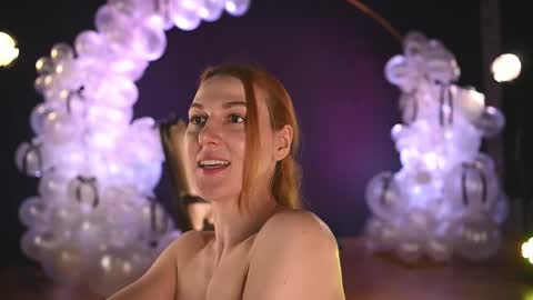 Snapshot of rocknrose chatting on 03.11.25 RocknRose online show from 03.11.25