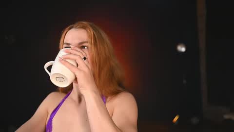 Snapshot of rocknrose chatting on 09.29.25 RocknRose online show from 09.29.25